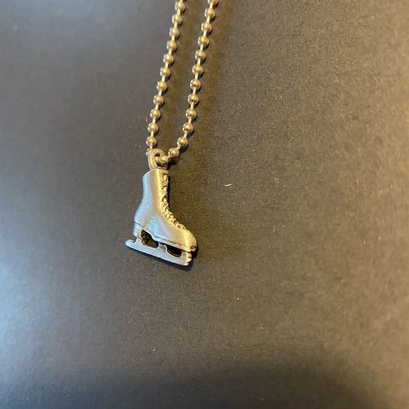 Pewter figure skate necklace - Picture 5 of 7